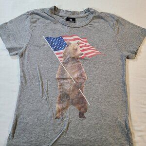 Revolution Grey Bear with Flag T-Shirt size Medium (8/10) - C059